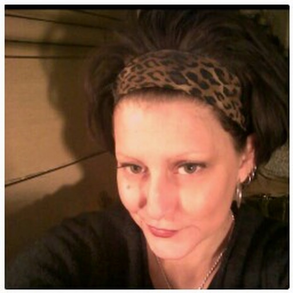 Meet your Posher, Shana